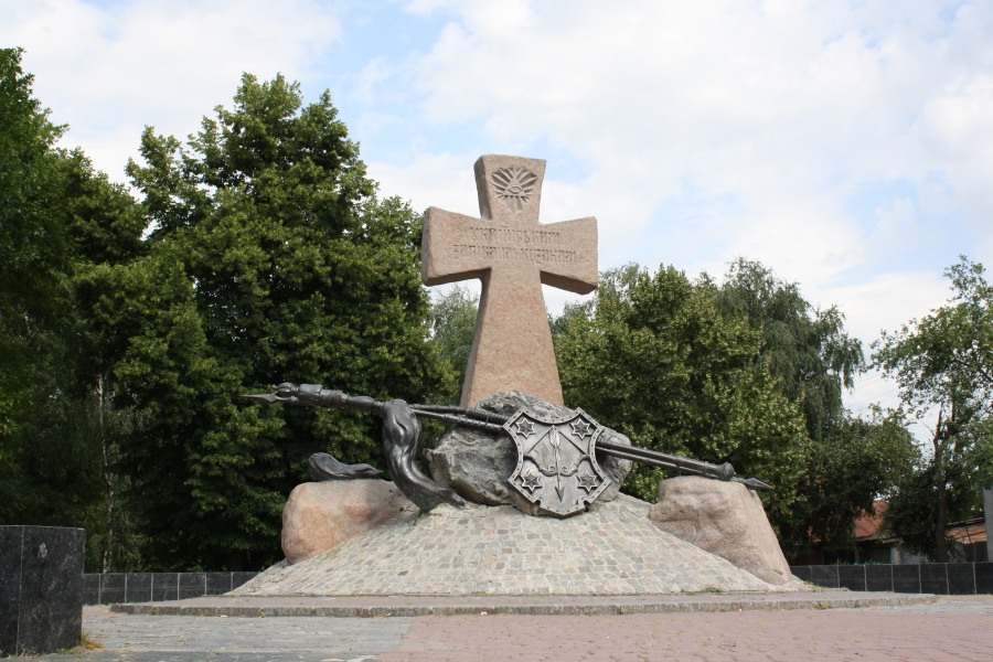 Присвячені поетам, письменникам, козакам: про що розповідають пам'ятники Полтави