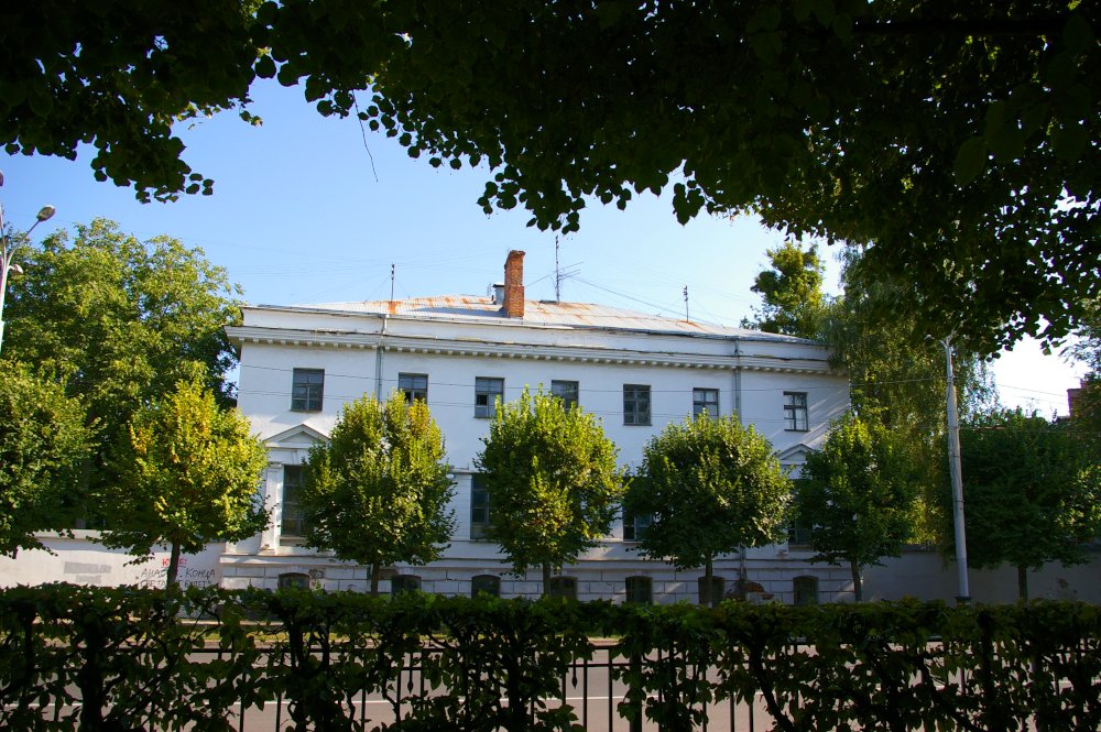 Невіднятна частина Круглої площі: будинок віцегубернатора в Полтаві